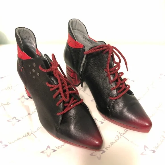 Boots - Picture 1 of 4